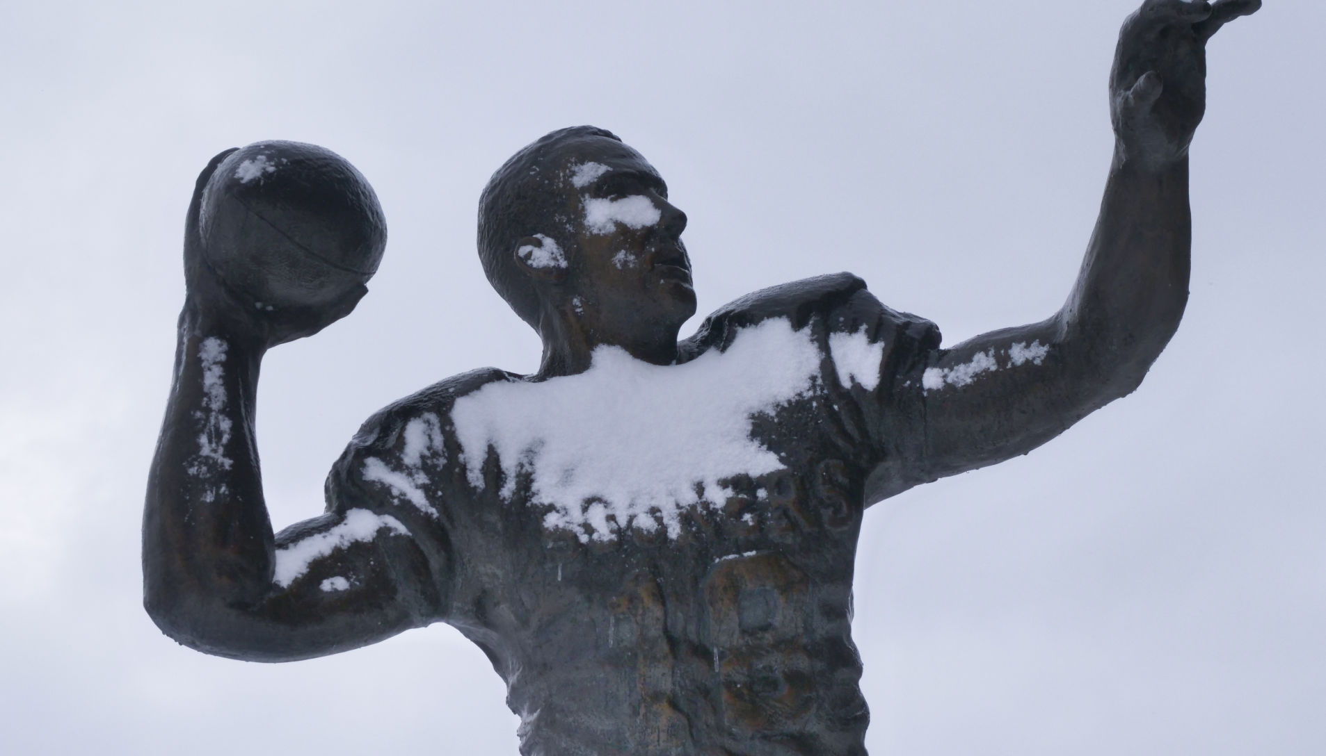 Heisman statue in snow